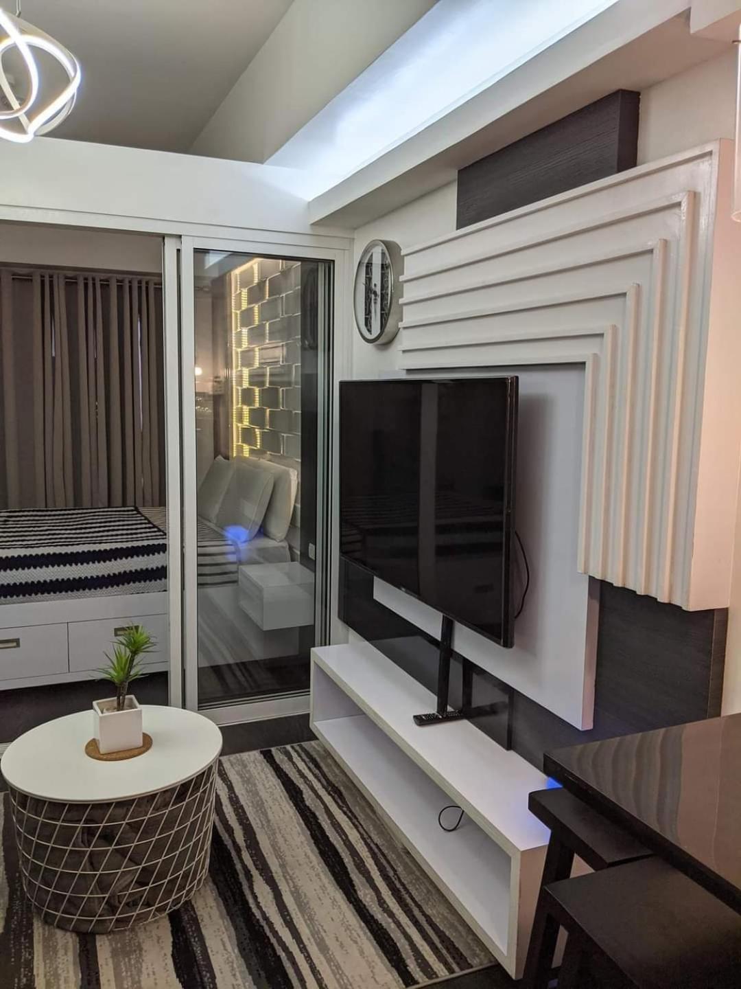 Pasig City 1 Cozy Bedroom In Lumiere Residences מראה חיצוני תמונה